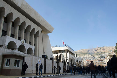 Emiratos Árabes Unidos reabre su embajada en Damasco